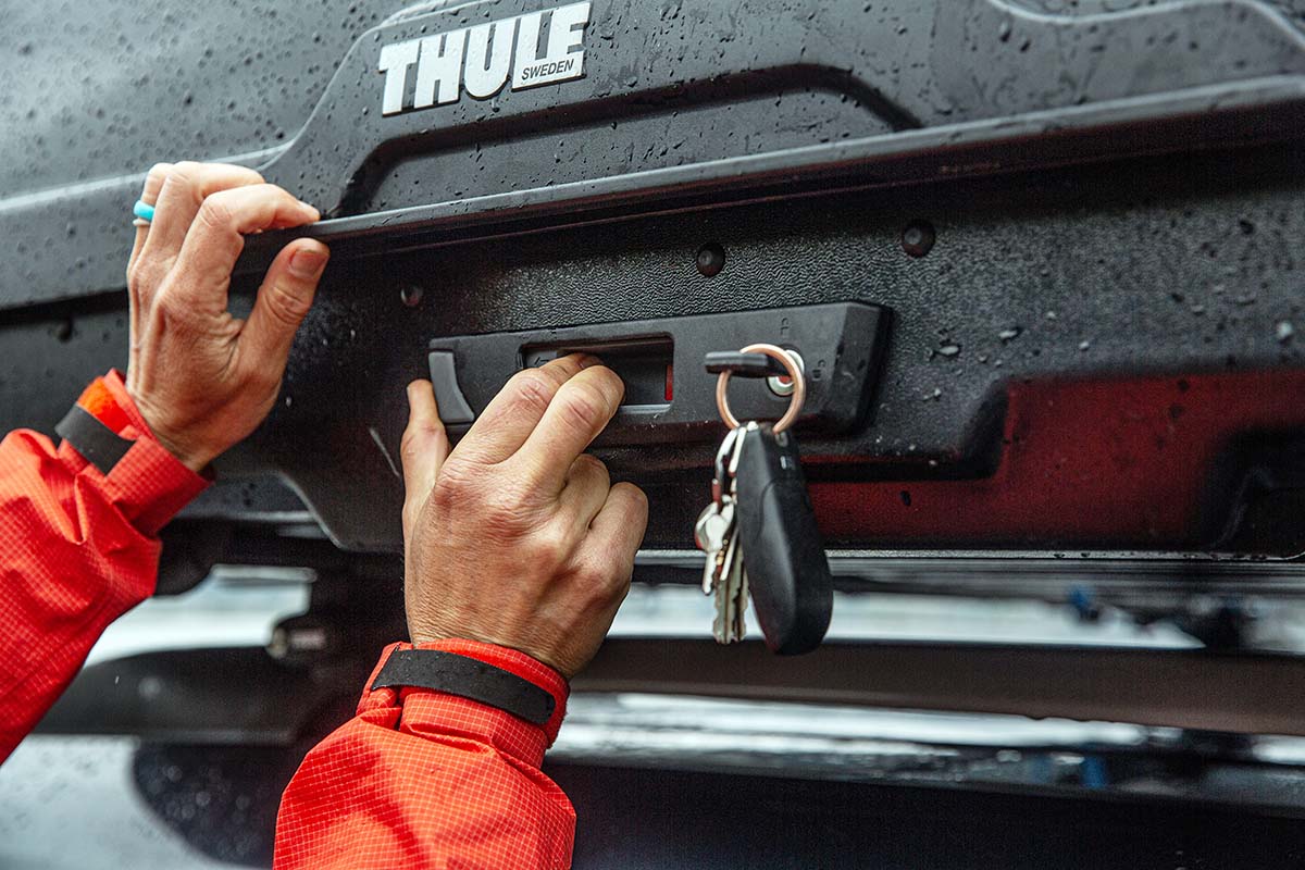 Thule Motion XT XL rooftop cargo box (lock and latch)