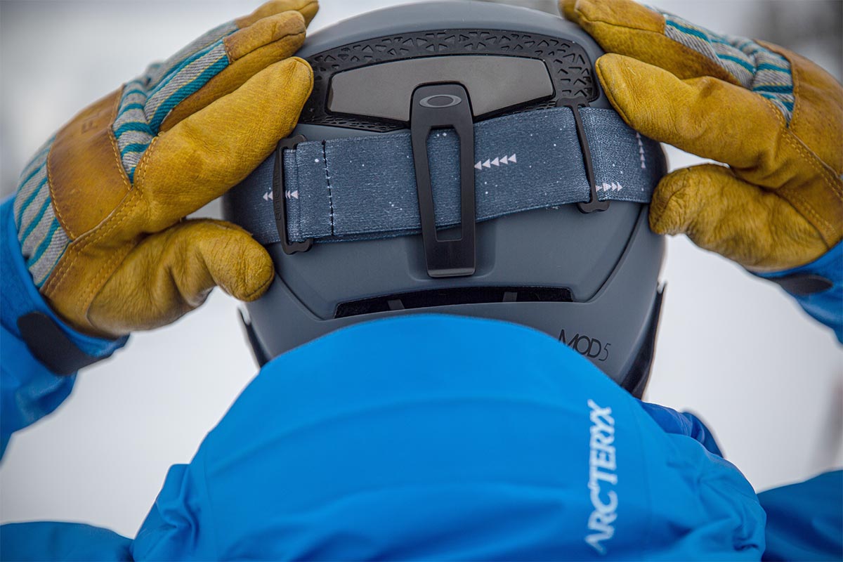 Ski Helmets (goggle retainer strap on Oakley Mod5)