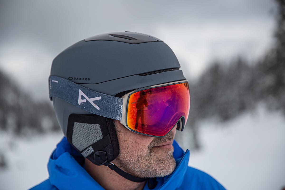Ski helmet (Oakley MOD5 with Anon M4 goggles)