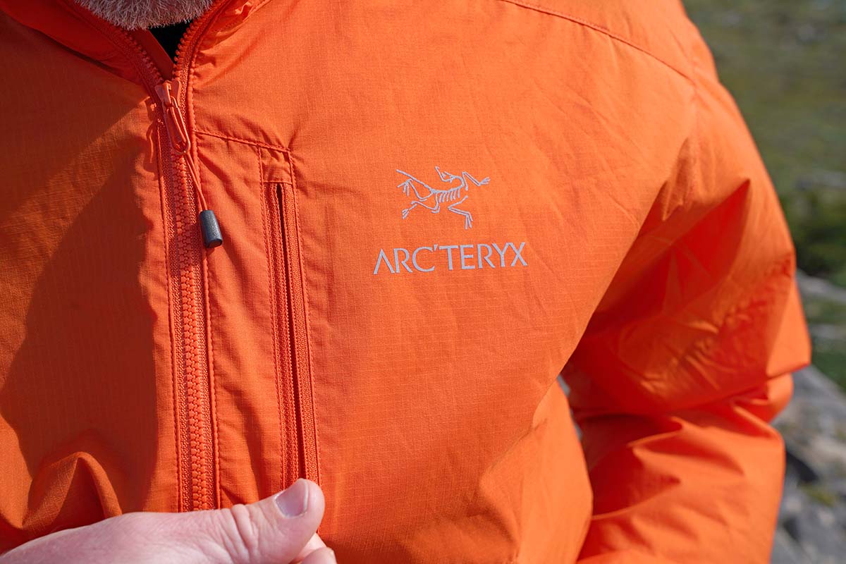 Arc'teryx Squamish Hoody windbreaker jacket (pocket and logo)