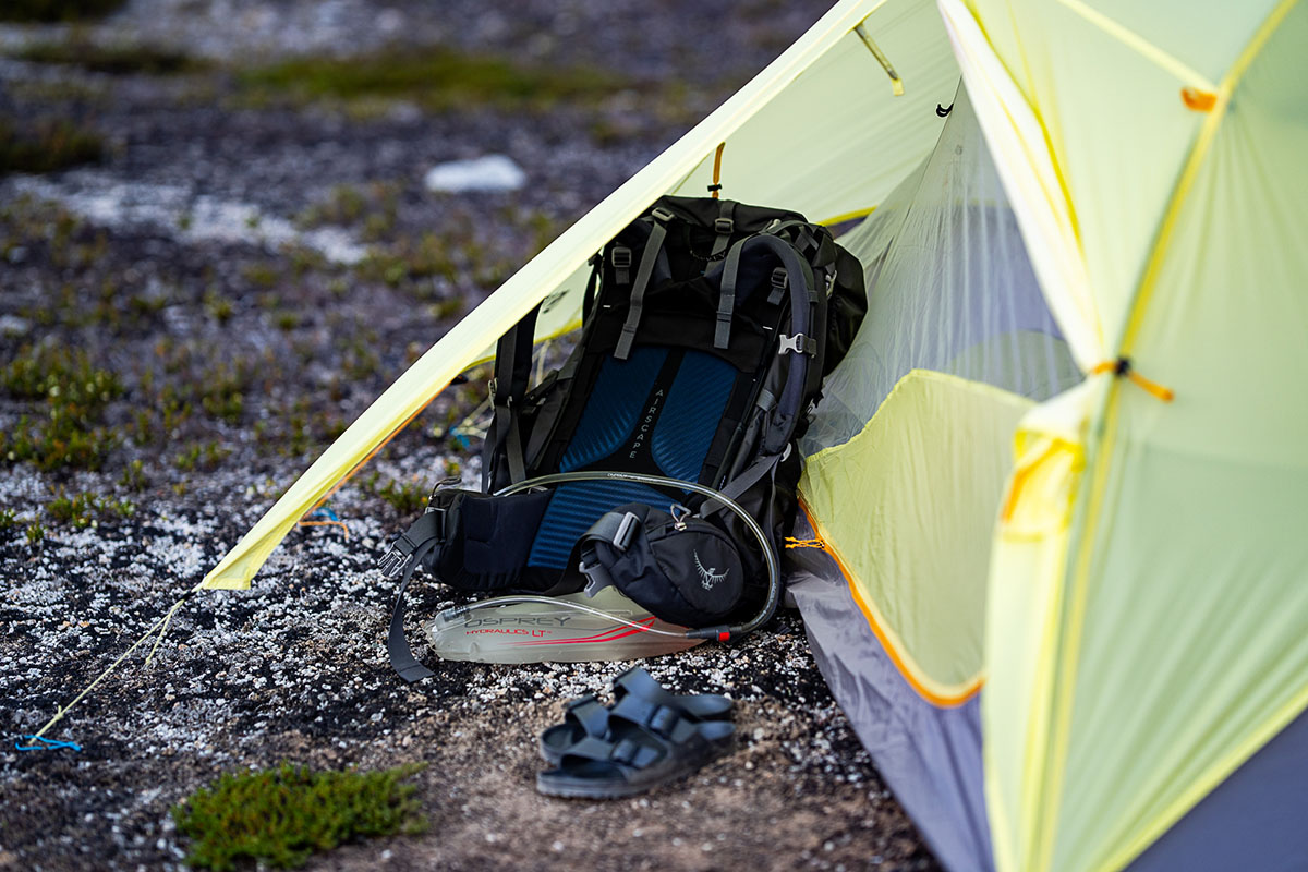 Nemo Mayfly Osmo 2P backpacking tent (vestibule space)