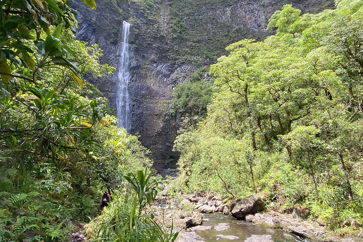 Hiking to Hanakapiai Falls (Kauai trails)