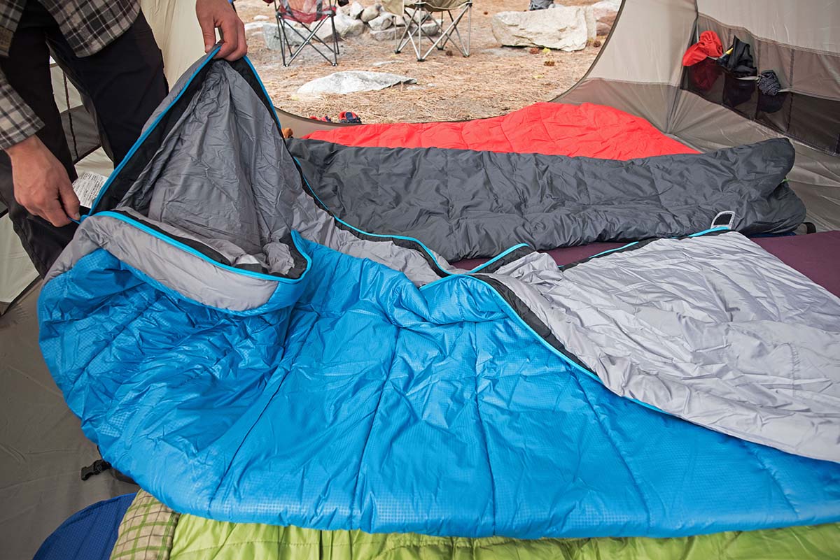 Camping sleeping bag (zipper)