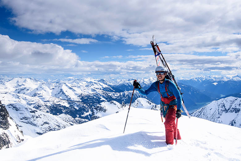 Ski touring or off-piste skiing with a guide