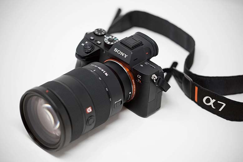 professional mirrorless camera