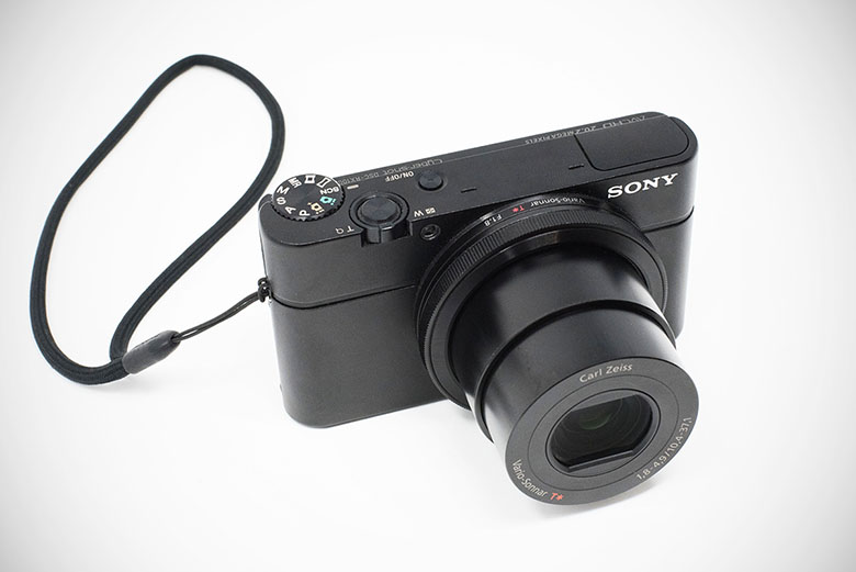 fast compact camera