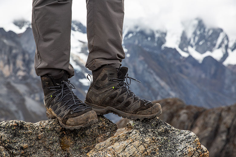 Hiking low trainers