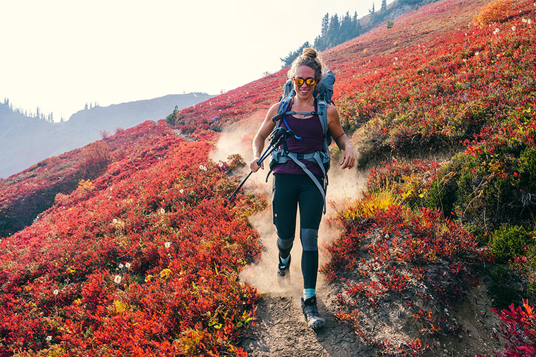 Women's hiking leggings (running downhill wearing Fjallraven Abisko)