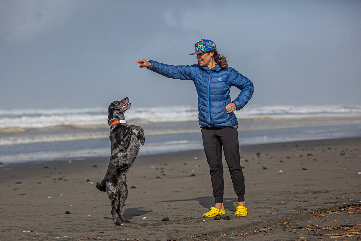 Camp shoes (playing with dog on beach wearing Crocs)_0