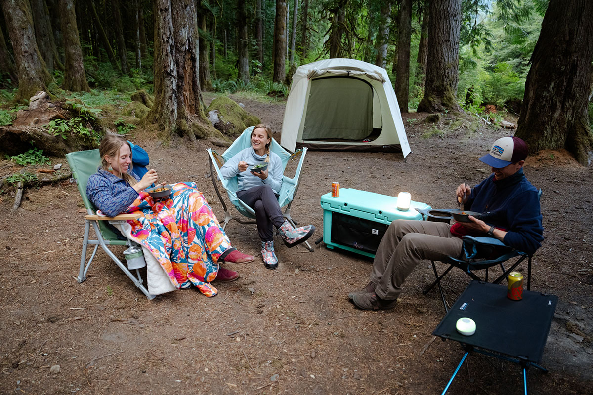 Camping blanket (eating dinner with Rumpl Sherpa Puffy)