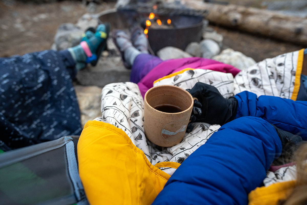 Camping blanket (morning coffee with Kelty Bestie Blanket)