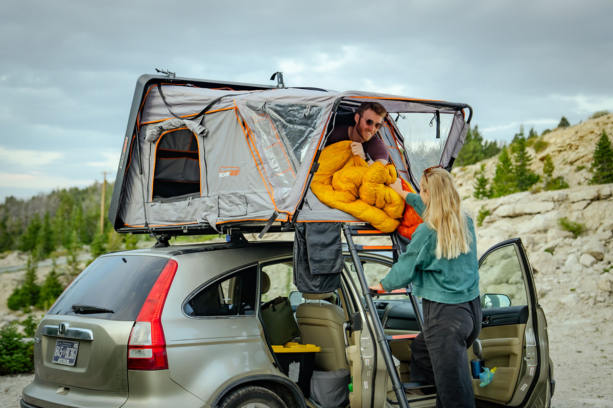 Camping sleeping bag (handing bag inside rooftop tent)