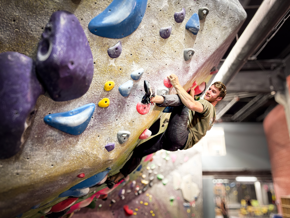 Climbing Shoes (Testing the LS Genius in the gym)