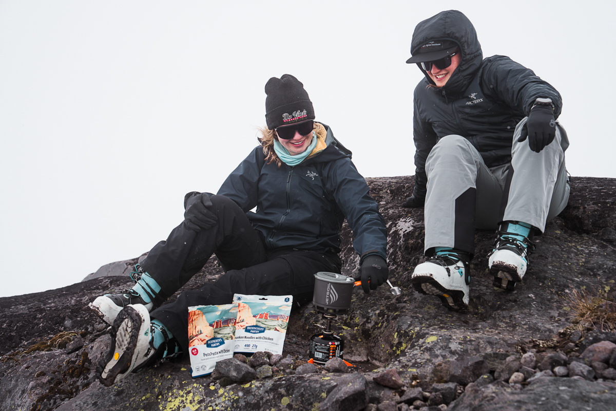 Backpacking Stoves (Cooking with the Jetboil Stash in the snow)