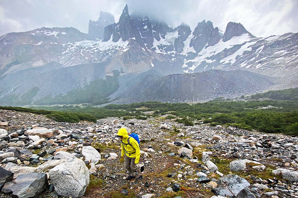 Men's Synthetic Mountain Trekking Padded Jacket MT 100 HOODED - YouTube