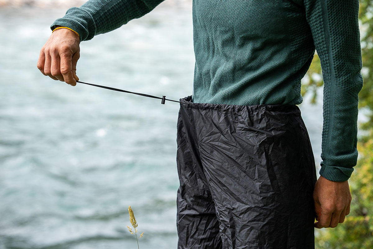 Rain pants (pulling drawstring on Zpacks Vertice)