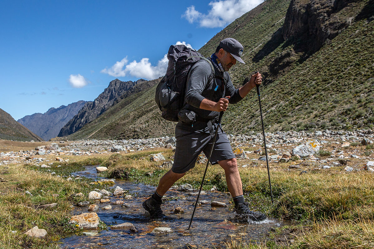 Men's baselayer (rolled up sleeves while hiking)