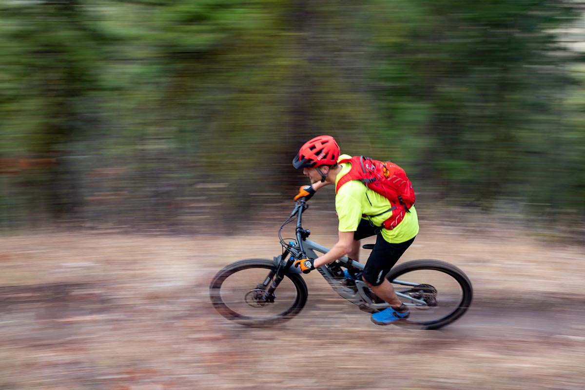 Mountain bike backpacks (fast corner with Osprey Raptor 10)
