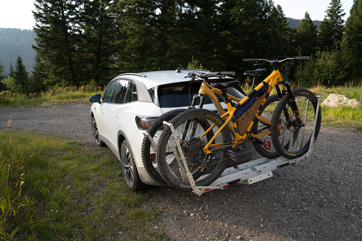 Hitch bike rack (1Up USA Super Duty with two bikes loaded)