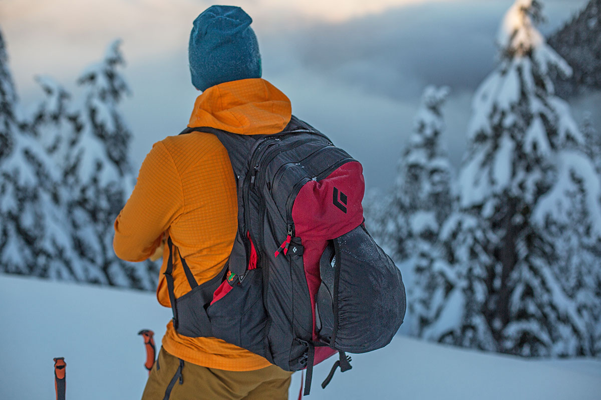 How avalanche backpacks work and what to look out for