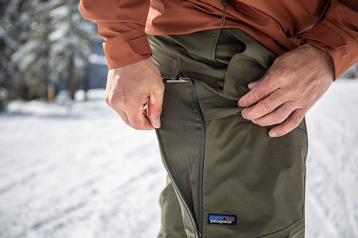 Helly Hansen Switch Cargo Pant Review: A Durable, Versatile Snow