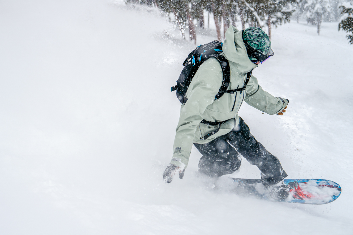 Men's Snowboard Jackets (riding through powder)