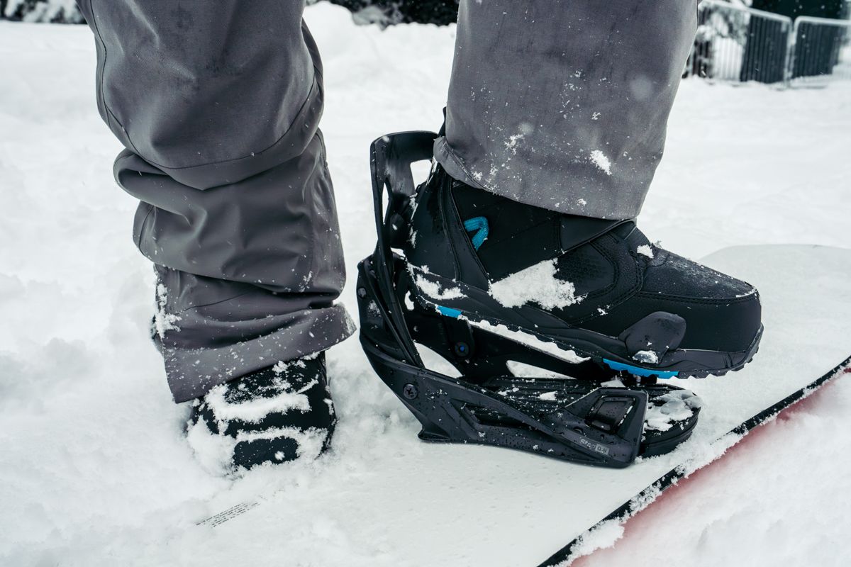 Snowboard bindings (stepping into Burton Step On)