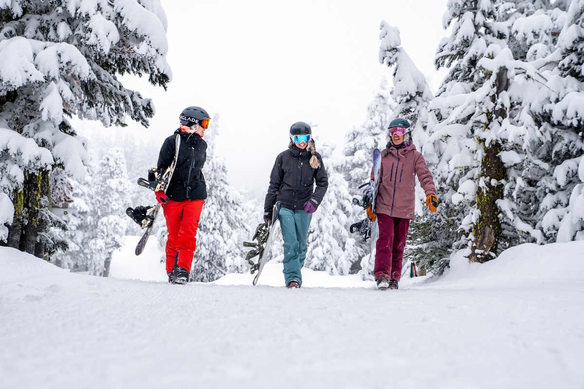 Mission Ridge snowboarding crew