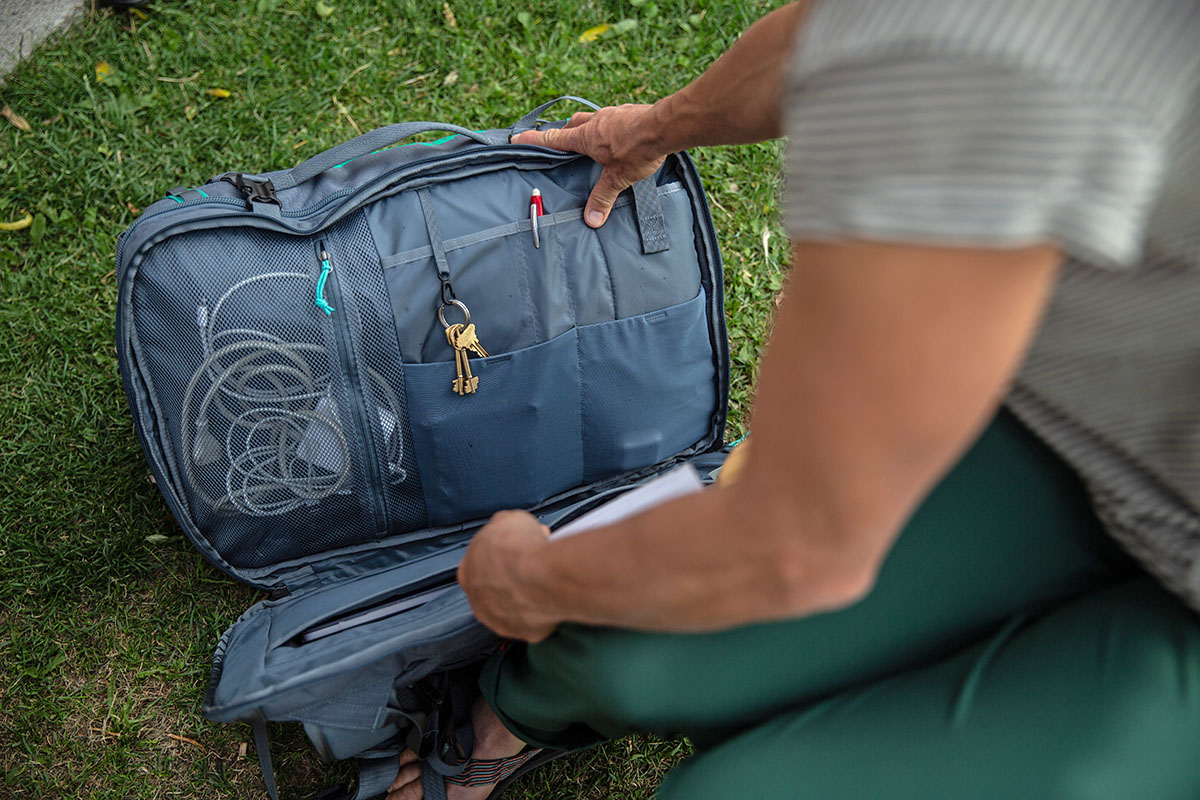 Osprey Farpoint 40 Travel Backpack Review - Rugged and Popular 40L Pack for  One Bag Travel 