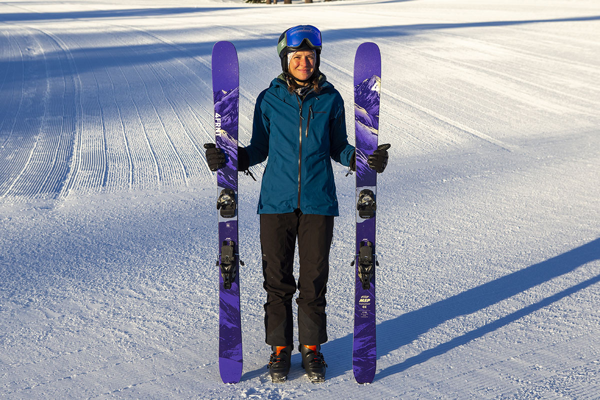 Women's all-mountain skis (holding 4FRNT MSP 99)