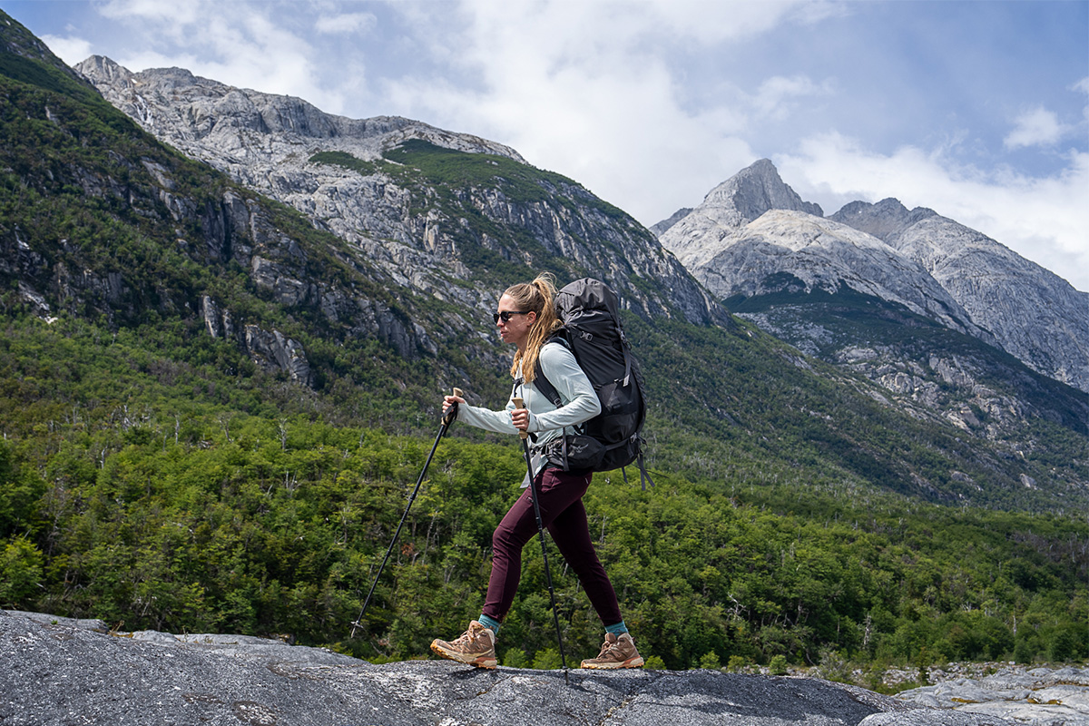 Women's hiking leggings (backpacking in Athleta Headlands Hybrid tights)