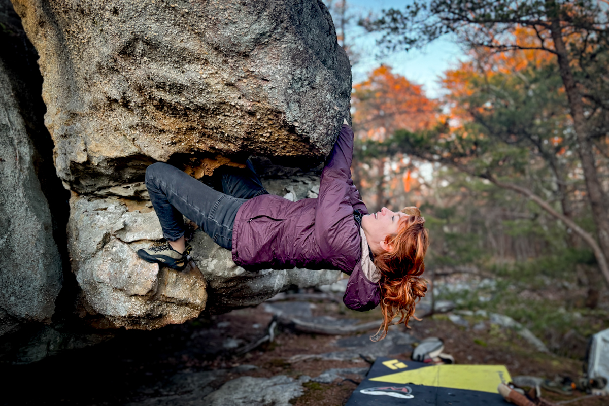 Women's synthetic jackets (bouldering in the Black DIamond Solution Hoody)