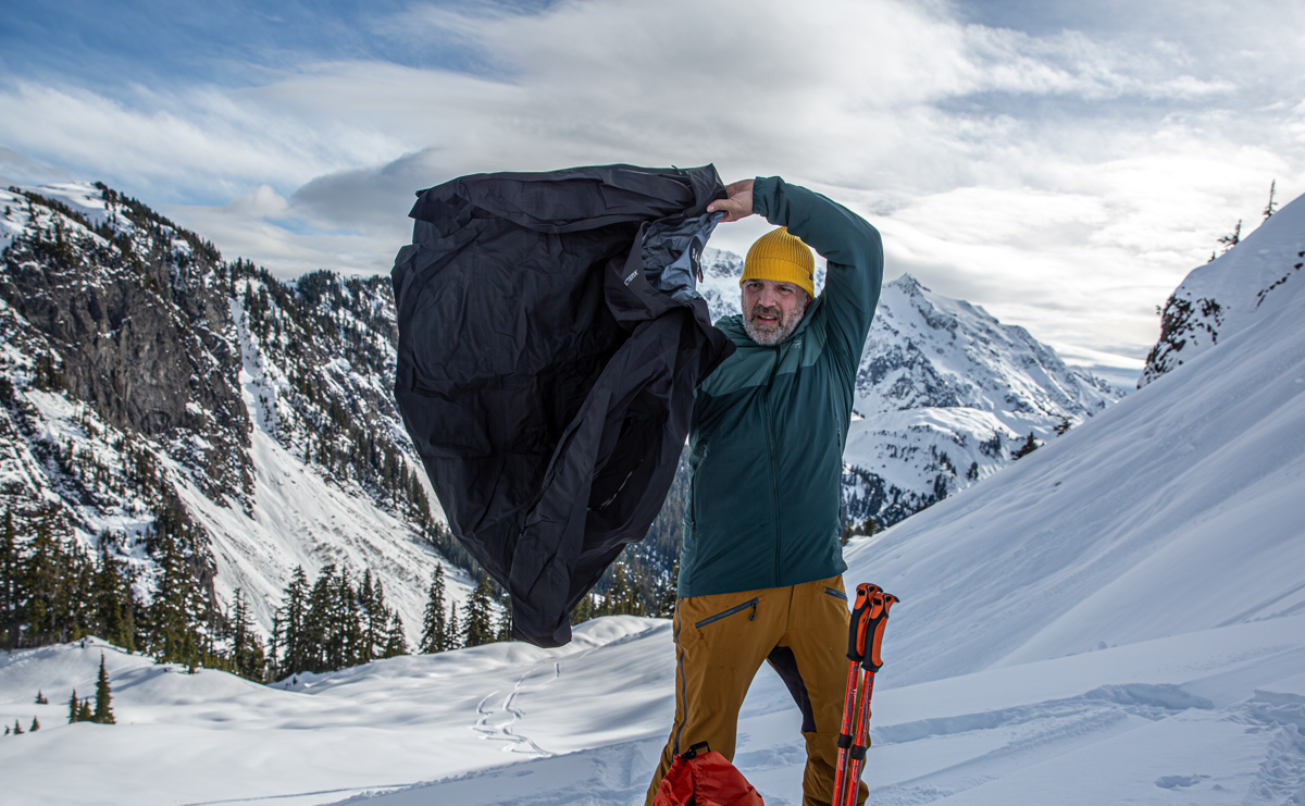 Arc'teryx Sabre SV (putting on jacket)