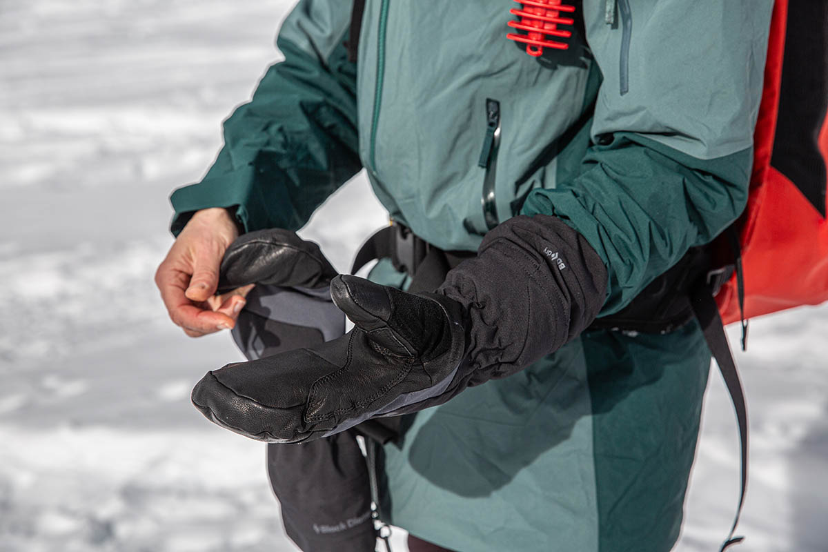 Black Diamond Mercury Mitts (closeup)