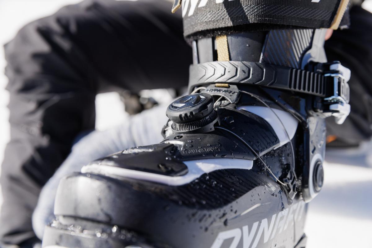 Dynafit Ridge Pro W ski boot (closeup of buckle system)