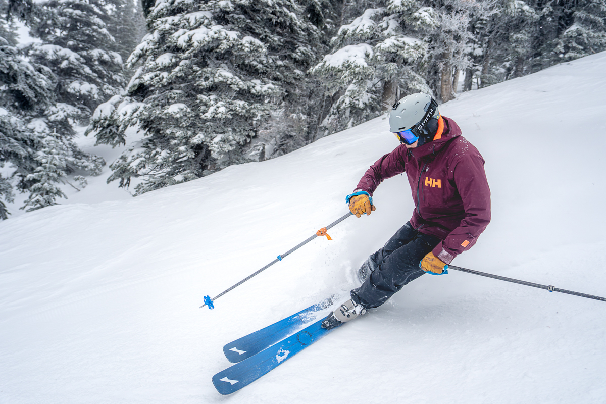 Helly Hansen Ridge Infinity Shell (skiing close up)