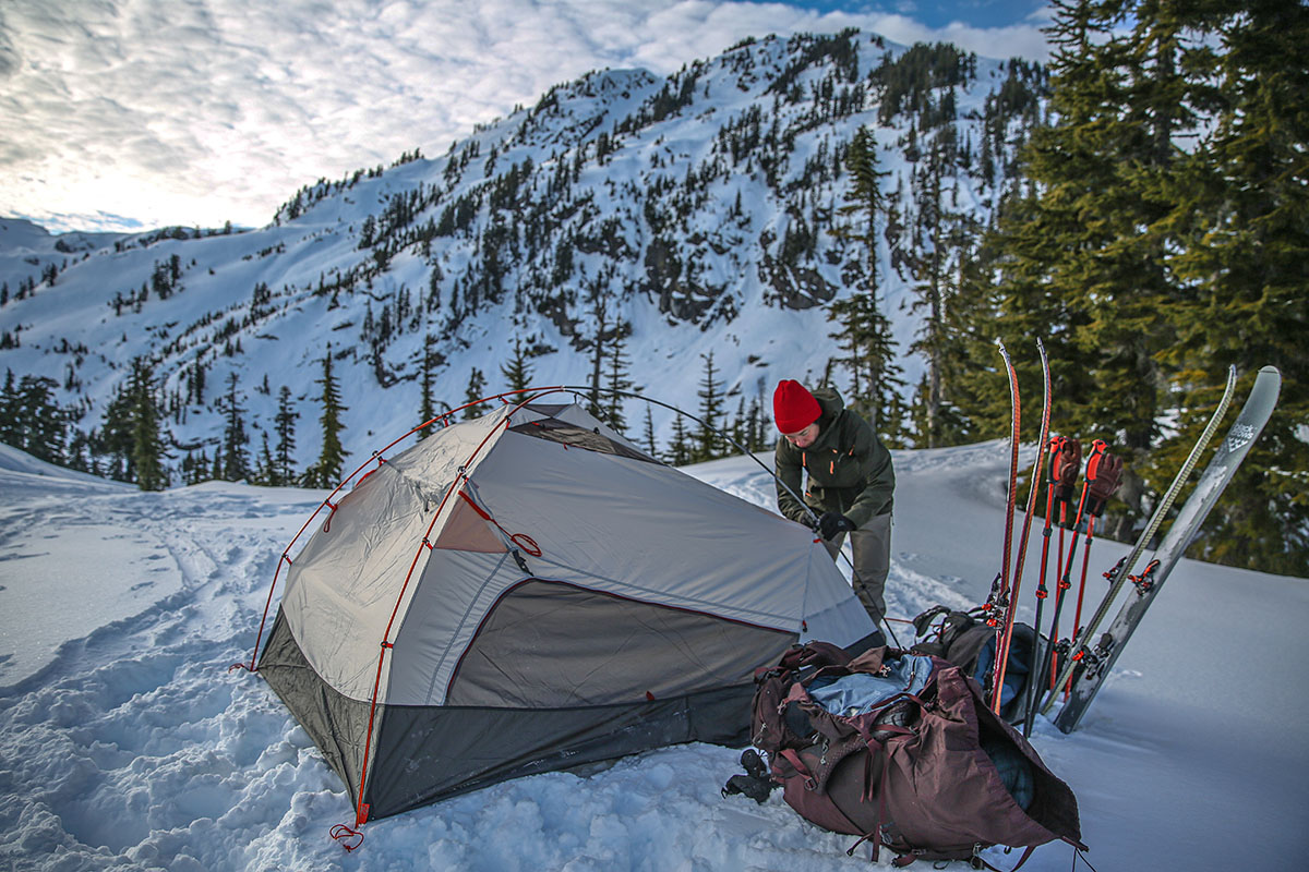 Nemo Kunai 3P (setting up in snowy backcountry)