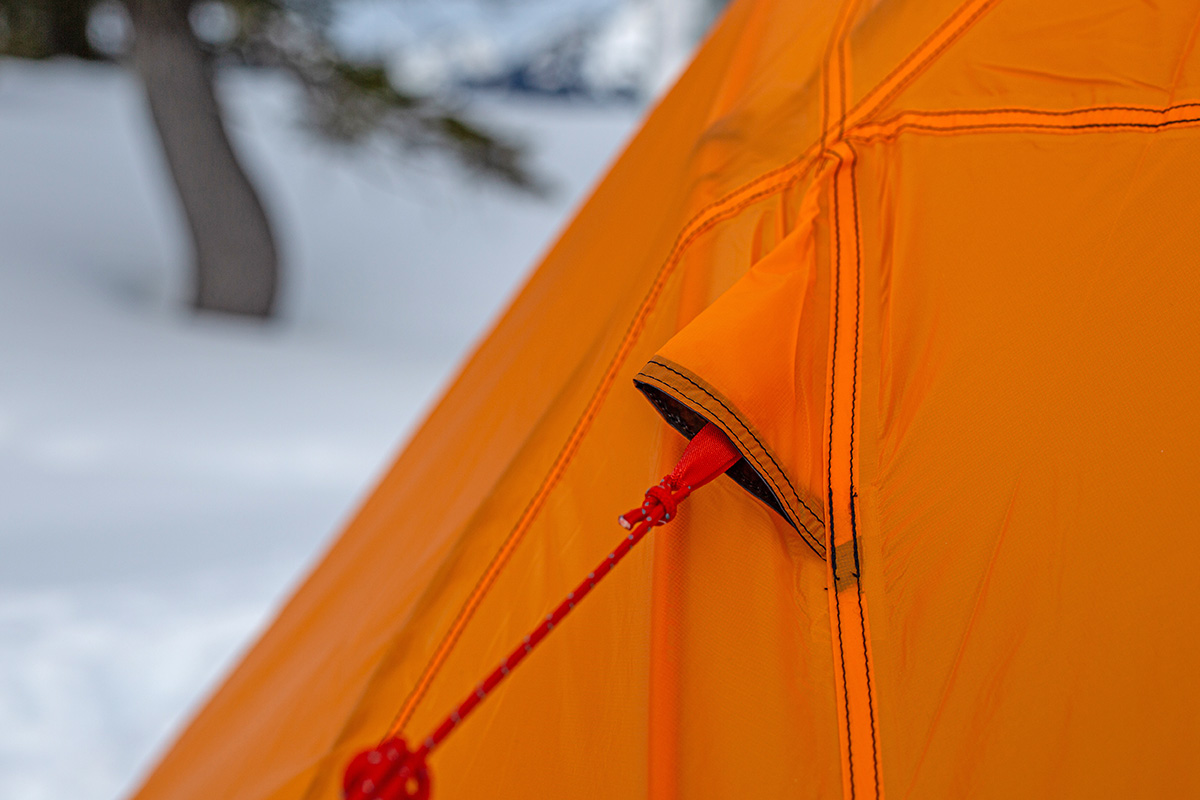 Nemo Kunai 3P tent (guyline closeup)