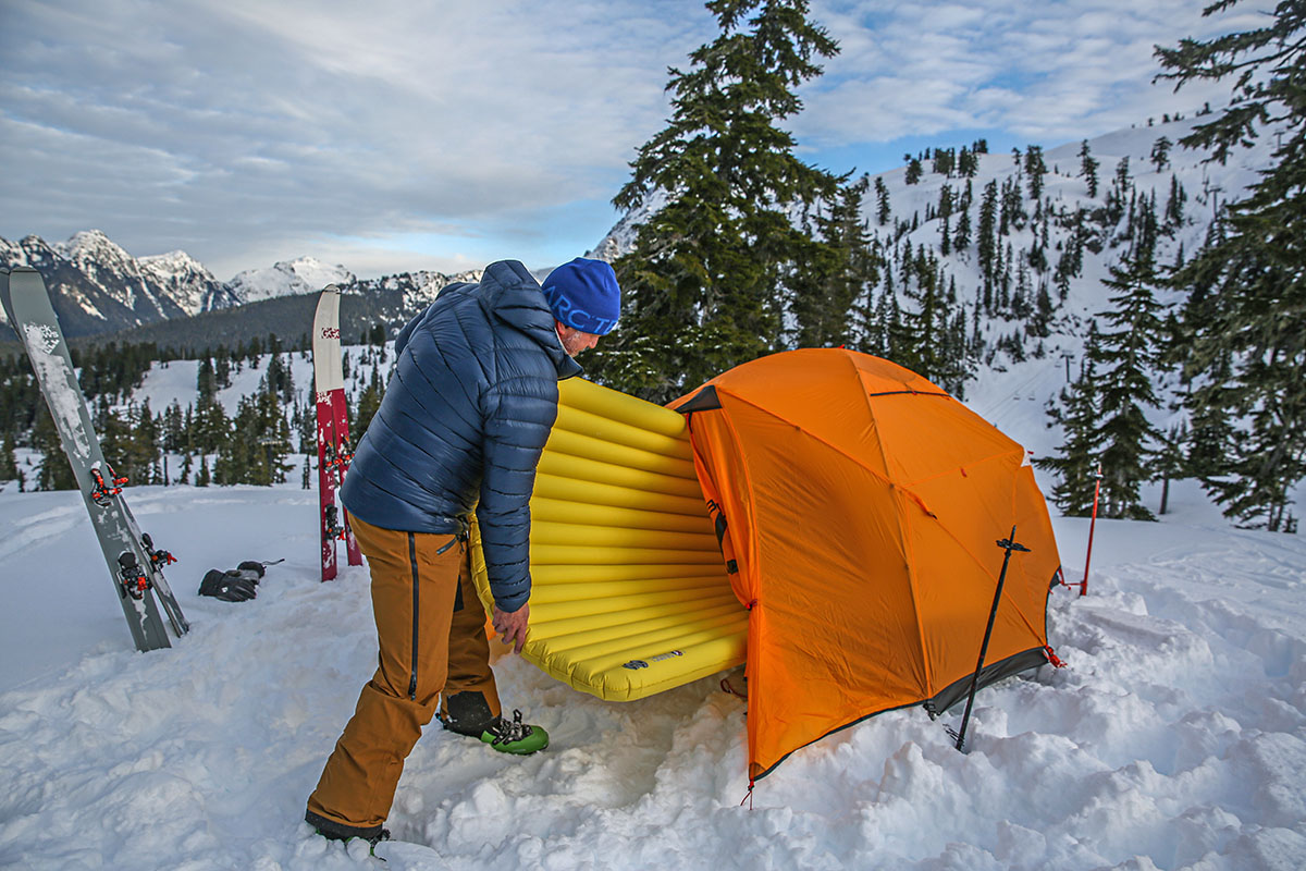 Nemo Kunai 3P tent (putting sleeping pad inside)