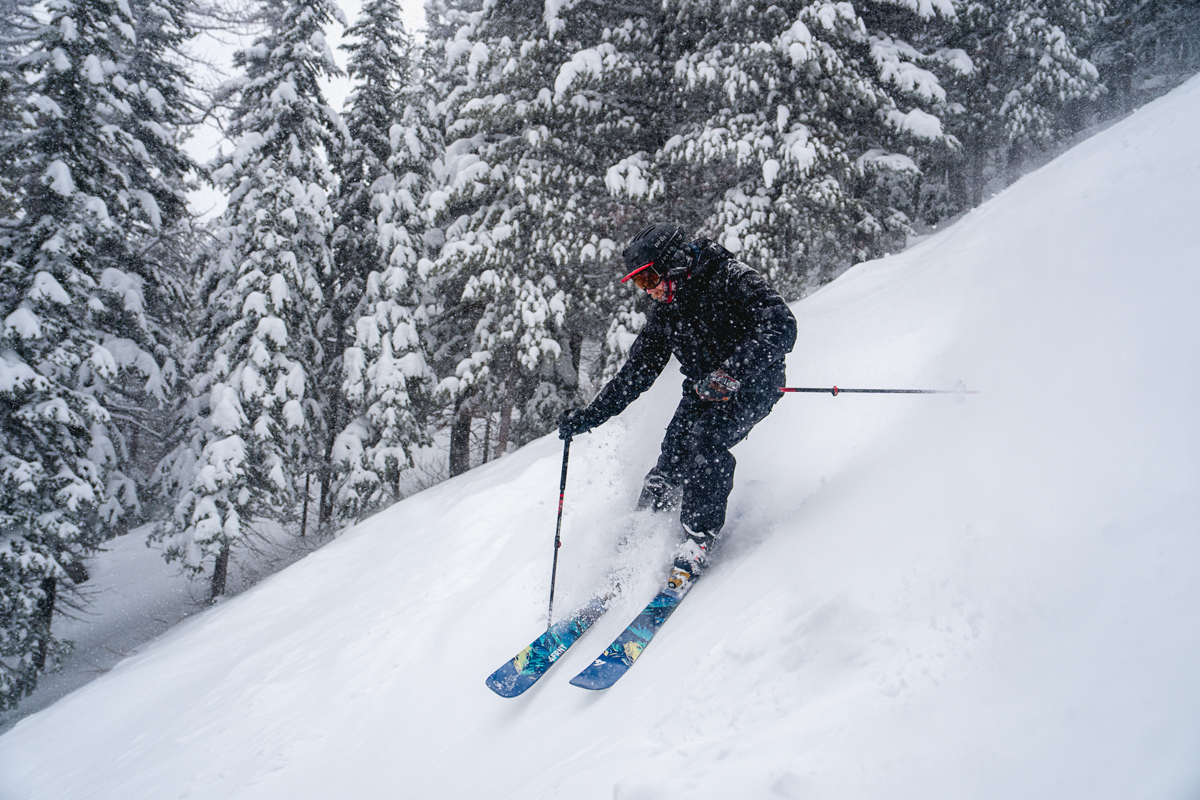 Patagonia Untracked Bibs (skinng through flurries)