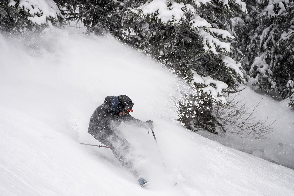 Patagonia Untracked ski jacket (skiing deep powder)