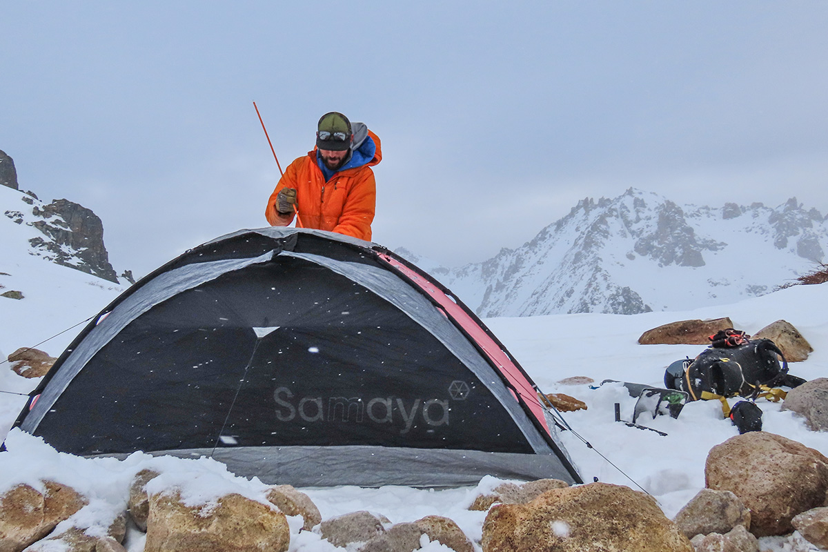 Samaya 2.0 tent (setting up in snow)