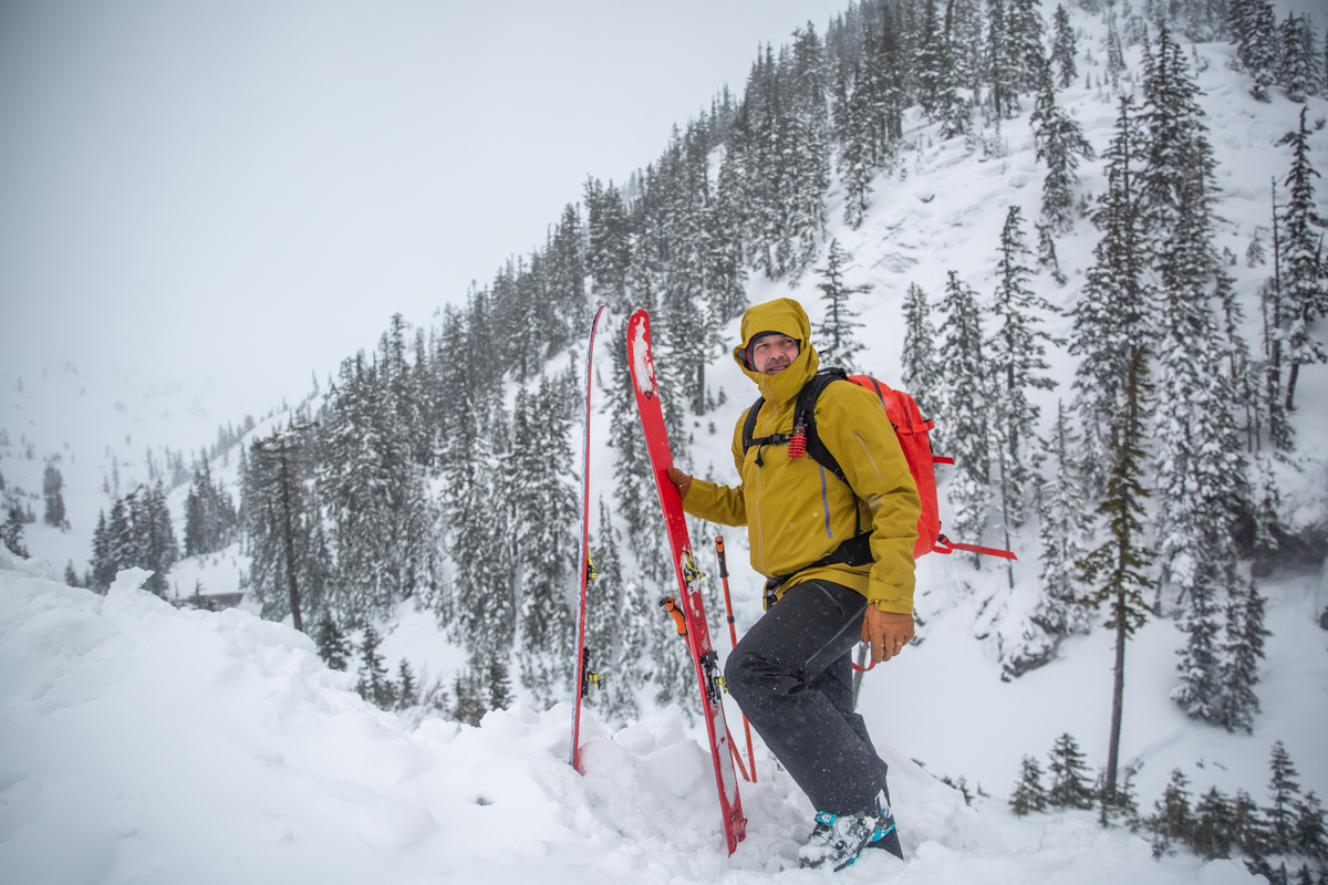 Backcountry ski layering (stretchy ski pant)