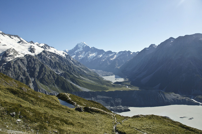 Hiking up to Mueller Hut