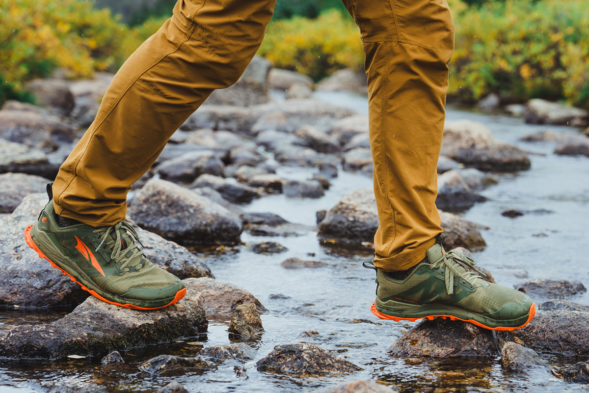 Hiking shoes (water crossing in Altra Lone Peak 8)