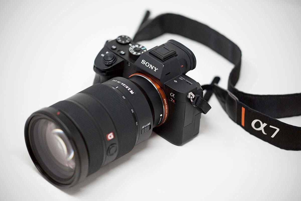 best frame mirrorless camera for travel