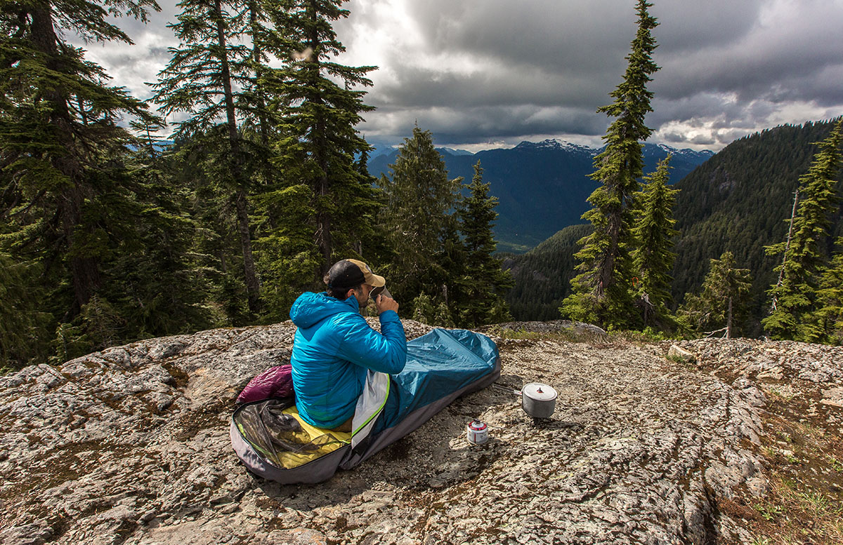 Gepensioneerde Razernij knuffel Review: Outdoor Research Alpine Bivy | Switchback Travel