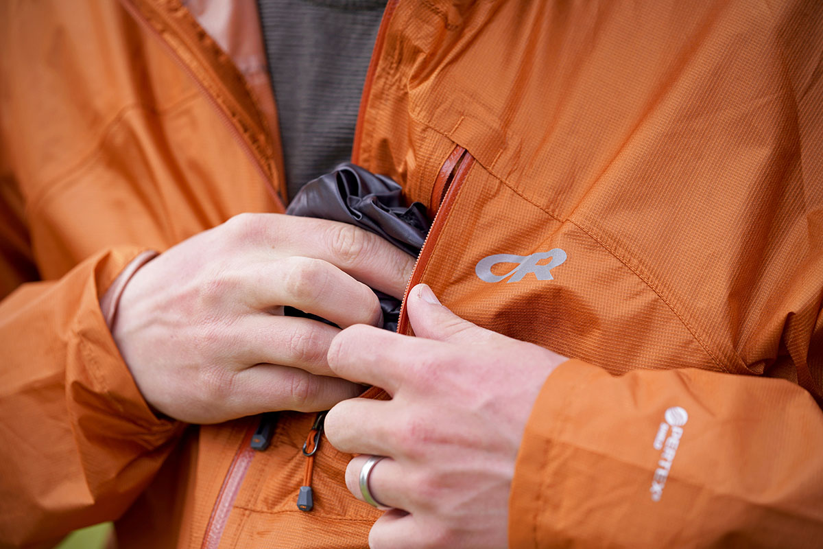 Comparing Mont-bell's new Versalite rain jacket to OR's Helium II (My Pick)  