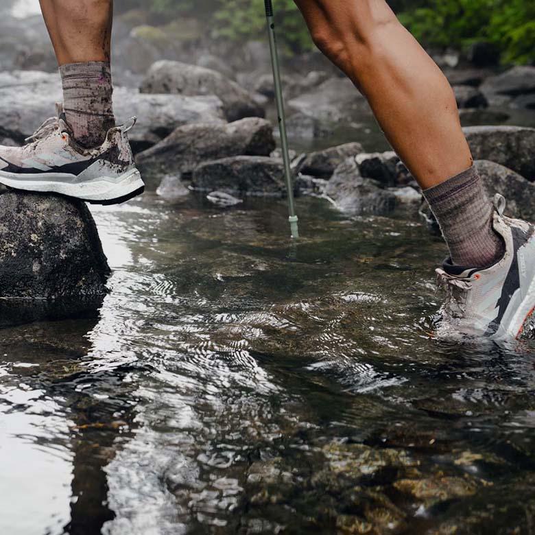 Waterproof hiking shoes (crossing river)