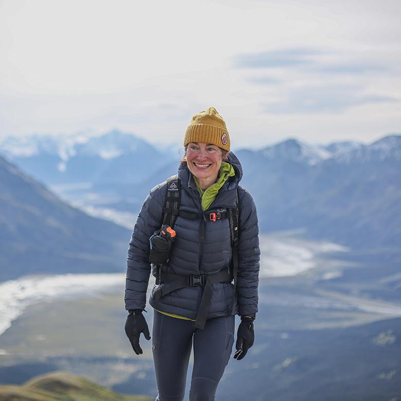 Women's down jacket (Arc'teryx Cerium in mountains)